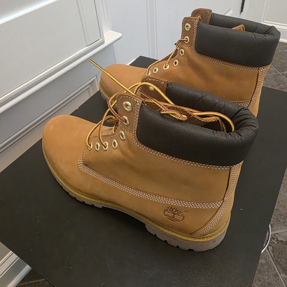 Men's Wheat Timberland Premium 6" Boots - Picture 9 of 15